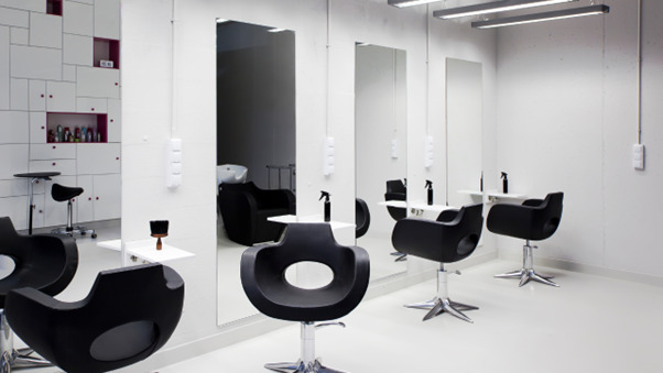 Salon Atmosphere and Ambiance